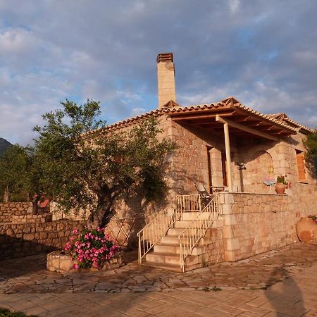 Trisilio Apartamento Kardamyli Exterior foto
