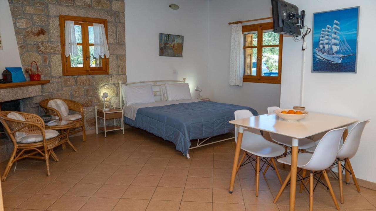 Trisilio Apartamento Kardamyli Exterior foto